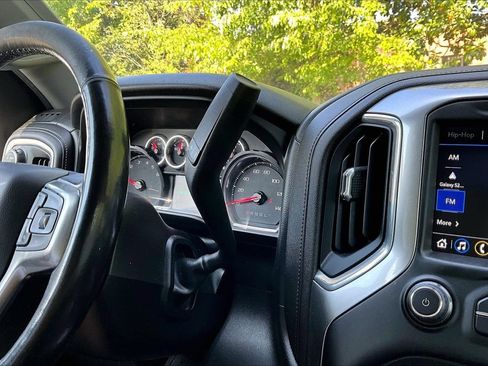 Used 2021 Chevrolet Silverado 1500 RST w/ Convenience Package II AWD/4WD image 29