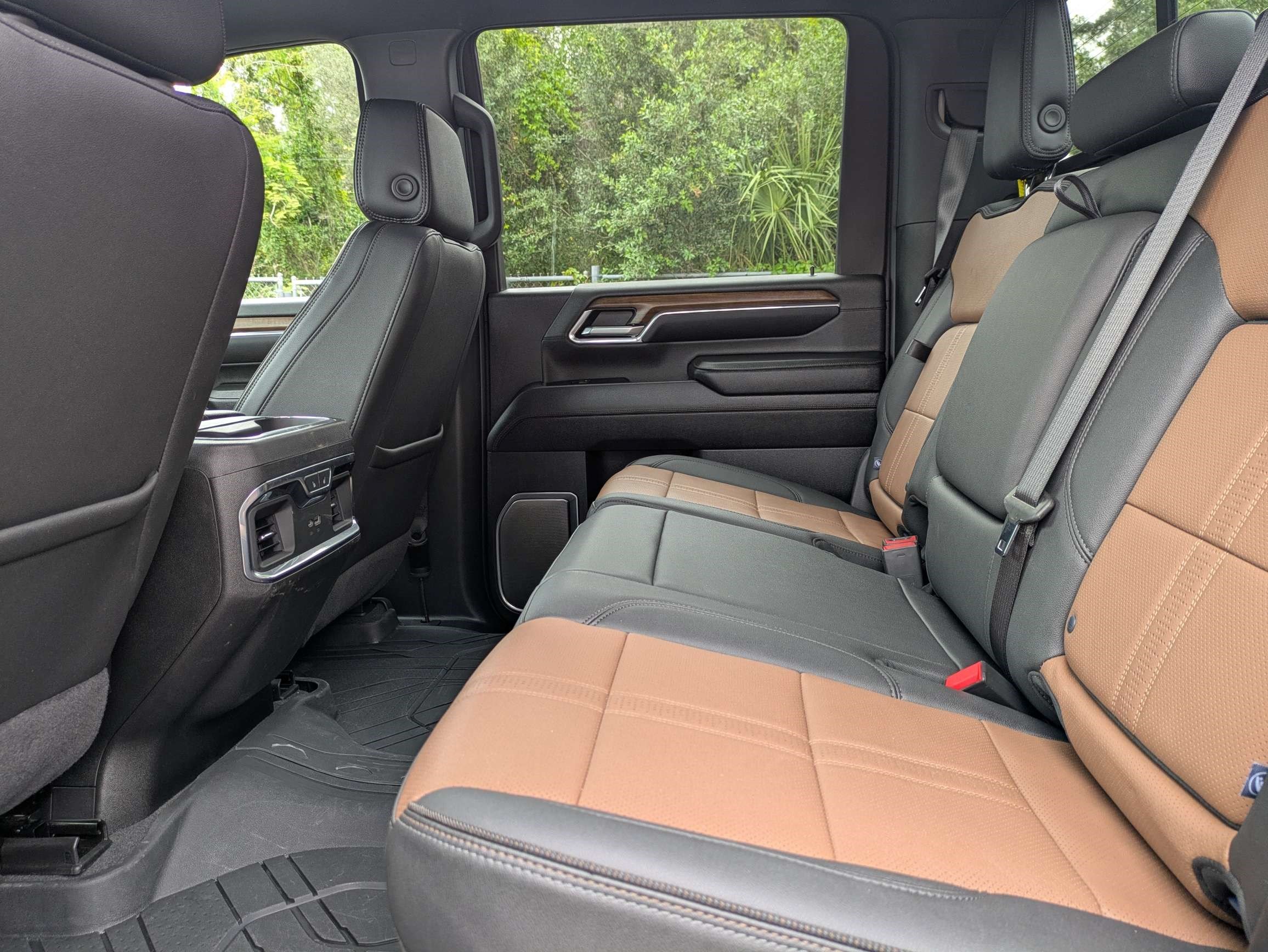 Used 2024 Chevrolet Silverado 2500 High Country w/ High Country Premium Package AWD/4WD image 13