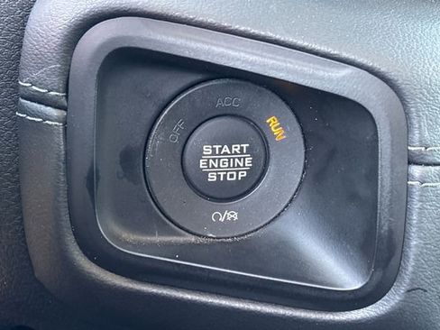 Used 2025 Jeep Wrangler Unlimited Rubicon image 22