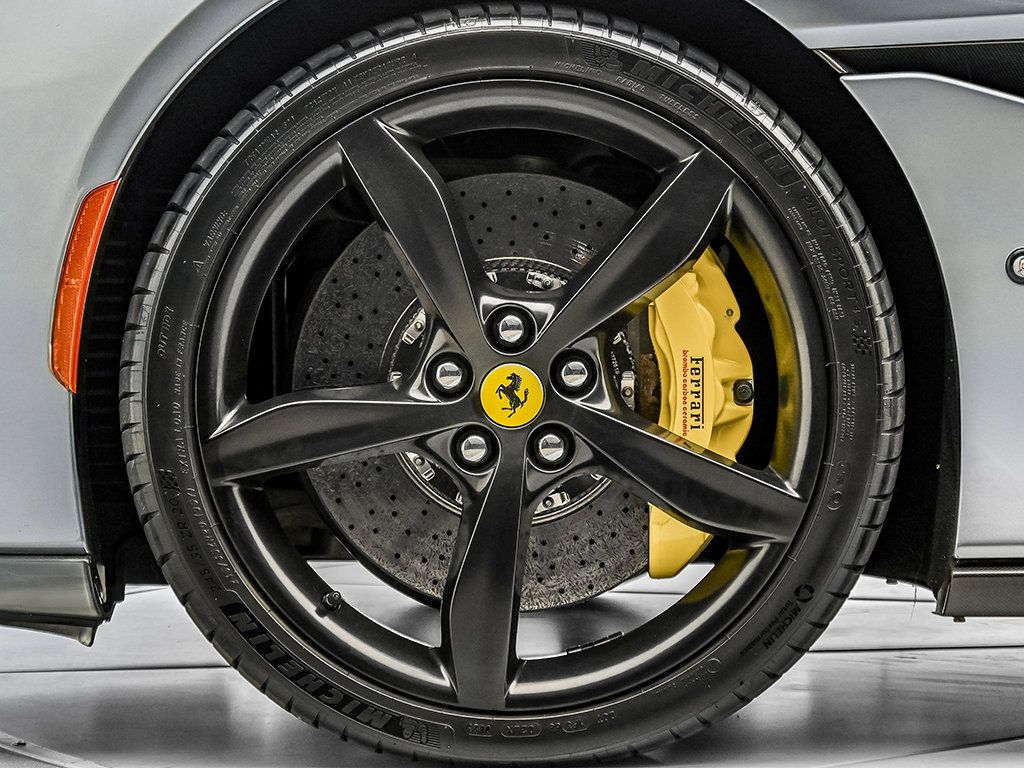 Certified 2019 Ferrari Portofino RWD image 32