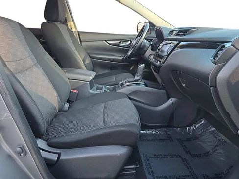 Used 2022 Nissan Rogue Sport SV FWD image 17