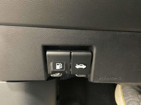 New 2025 Nissan Versa SV w/ Trunk Package image 19