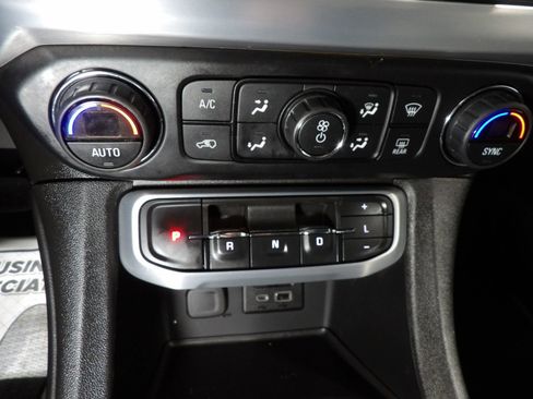 Used 2022 GMC Acadia SLT w/ Preferred Package AWD/4WD image 23