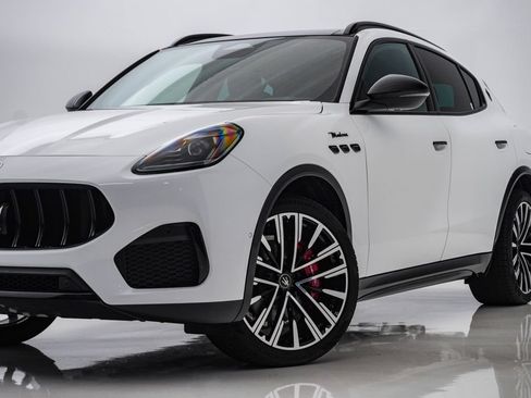 Certified 2025 Maserati Grecale Modena AWD/4WD image 2