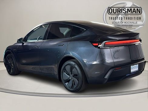 Used 2026 Tesla Model Y 2WD image 7