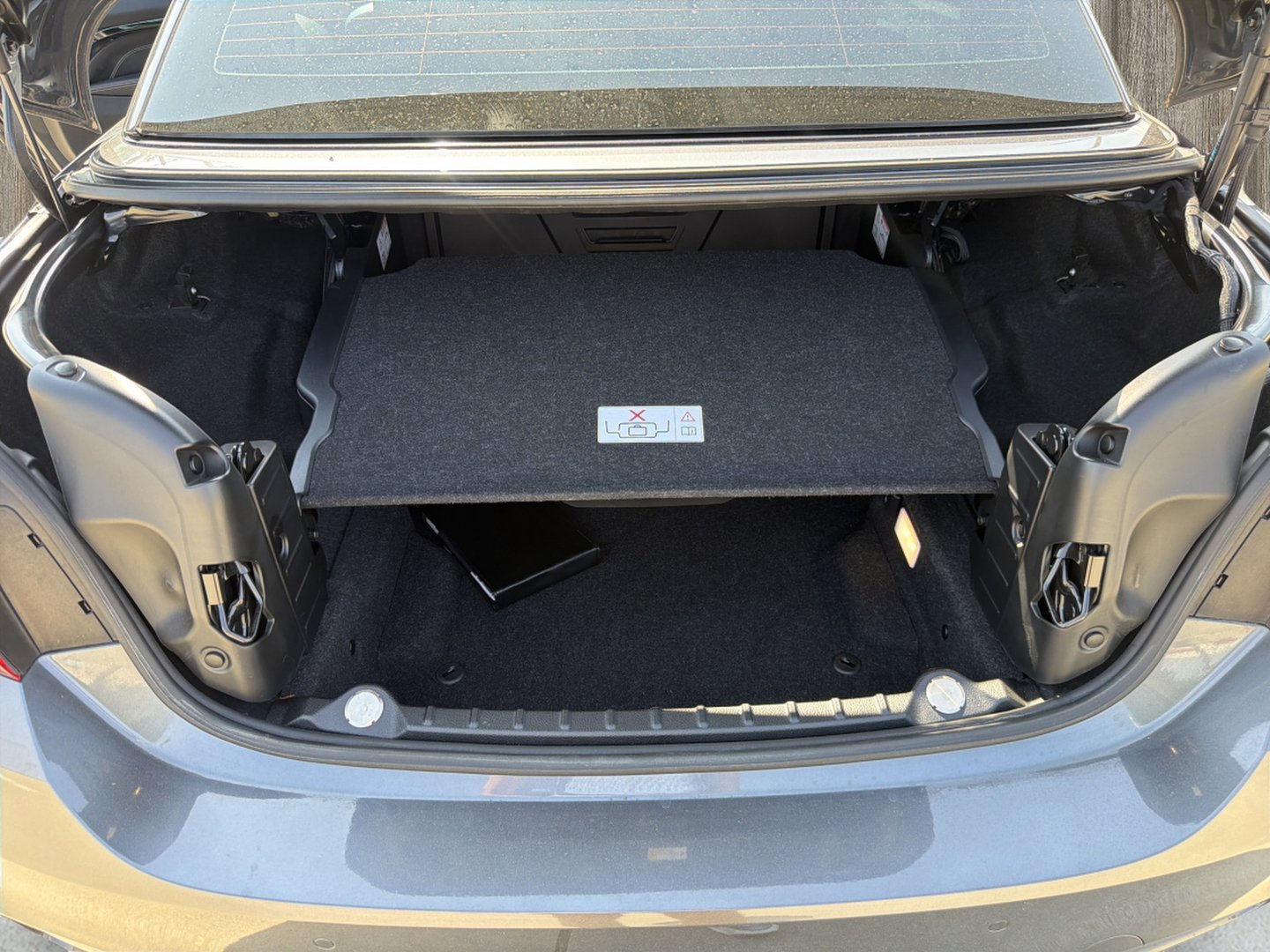 Used 2018 BMW M4 Convertible RWD image 25