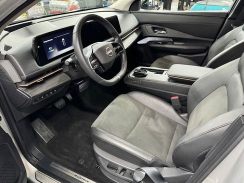 Used 2024 Nissan Ariya AWD image 13