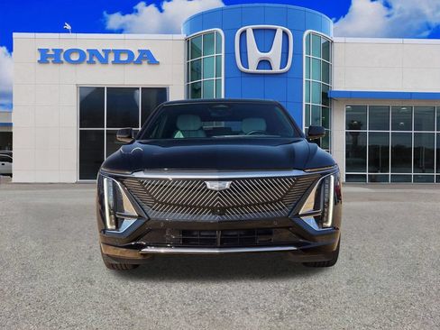 Used 2024 Cadillac Lyriq Luxury RWD image 8