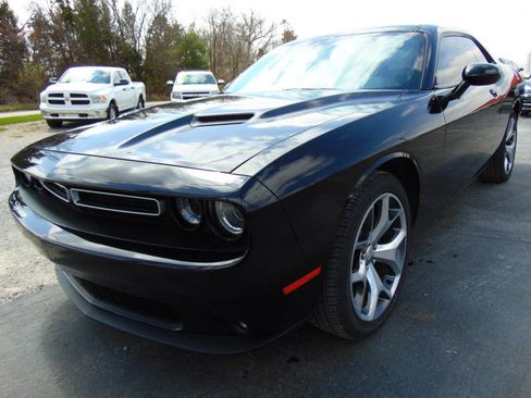 Used 2015 Dodge Challenger SXT Plus w/ Driver Convenience Group image 5