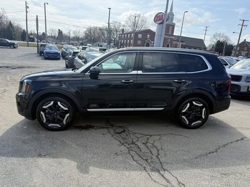 Used 2023 Kia Telluride S w/ S Sunroof Package image 4