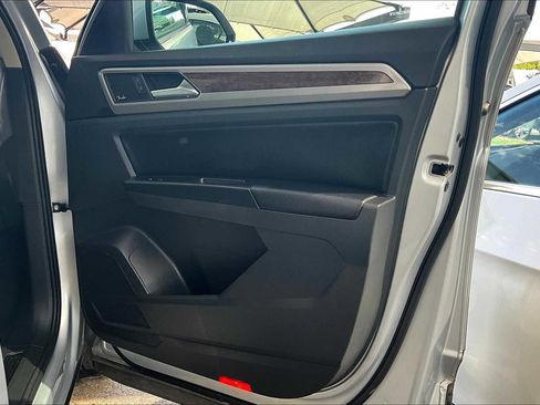 Used 2019 Volkswagen Atlas SEL Premium image 22