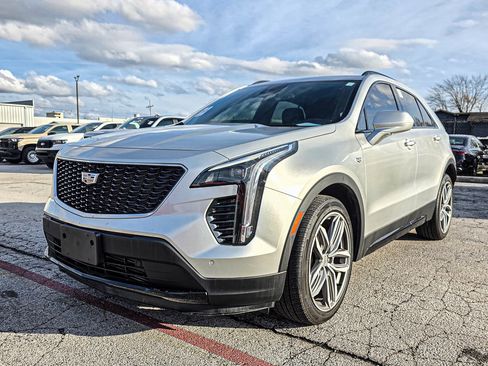 Used 2019 Cadillac XT4 Sport image 3