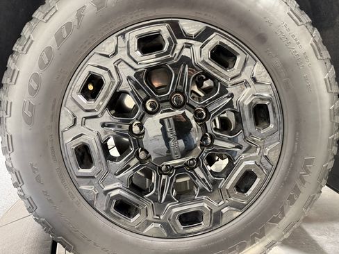 Used 2023 GMC Sierra 2500 AT4 image 52