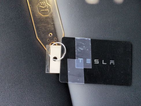 Used 2023 Tesla Model Y AWD image 33