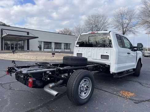 New 2026 Ford F350 XL w/ XL Chrome Package image 3