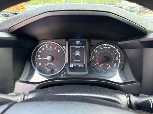 Used 2021 Toyota Tacoma SR AWD/4WD image 15