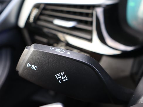 Used 2020 BMW 530i w/ Convenience Package RWD image 22