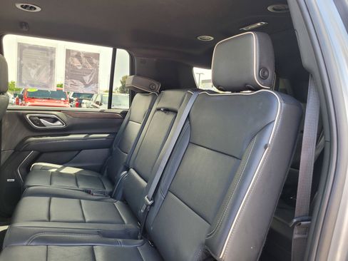 Used 2024 Chevrolet Suburban Premier RWD image 13