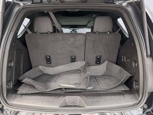 Certified 2024 GMC Yukon SLT w/ SLT Premium Package image 12