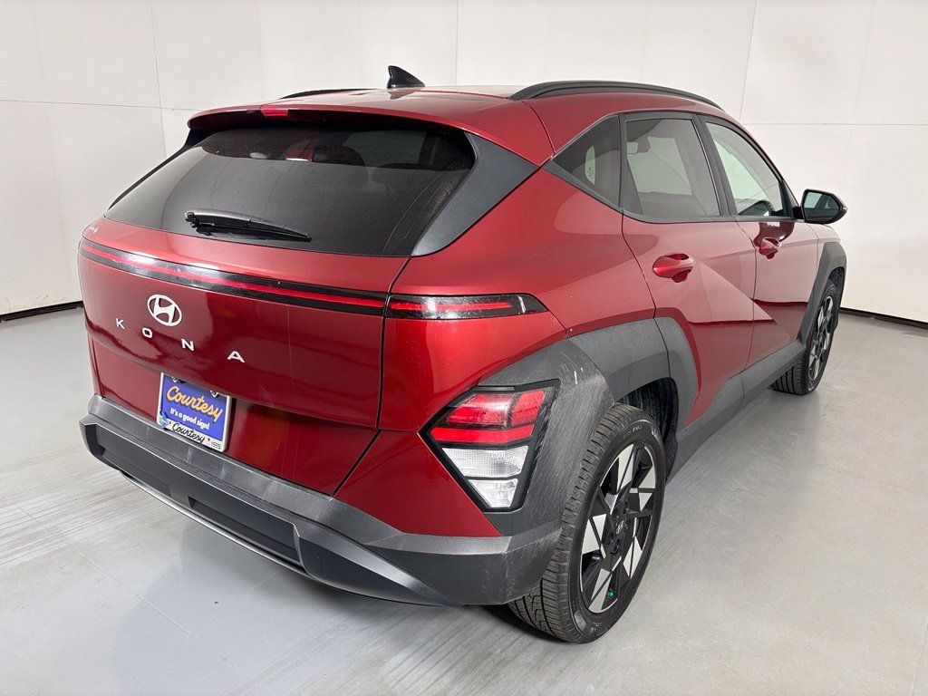Used 2025 Hyundai Kona SEL FWD image 8
