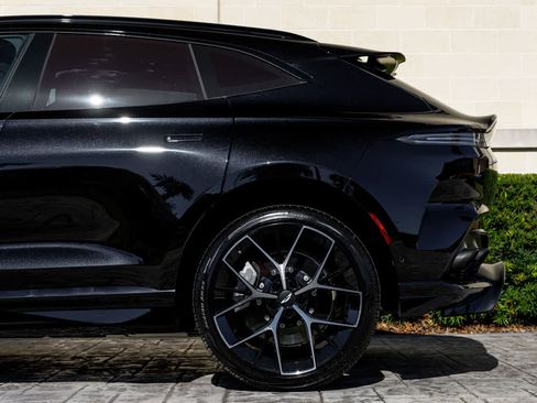Used 2025 Aston Martin DBX 707 image 40