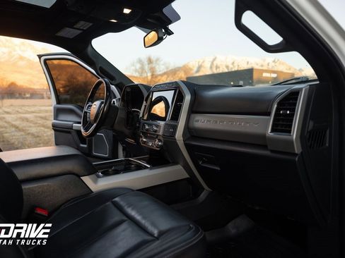 Used 2022 Ford F350 Lariat w/ Lariat Ultimate Package image 14