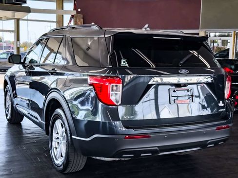 Used 2023 Ford Explorer XLT image 13