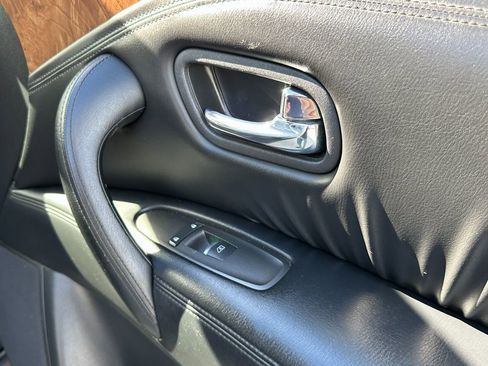 Used 2023 Nissan Armada SL w/ Captain's Chairs Package image 17