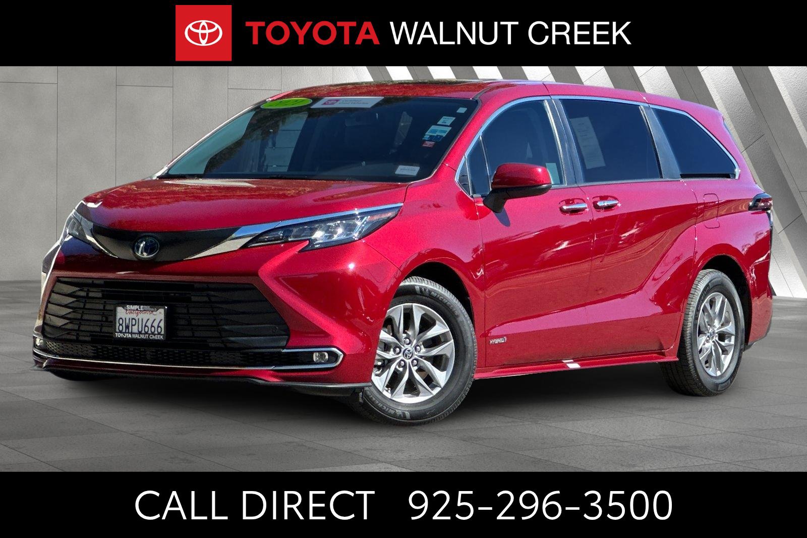 Certified 2021 Toyota Sienna XLE FWD image 1