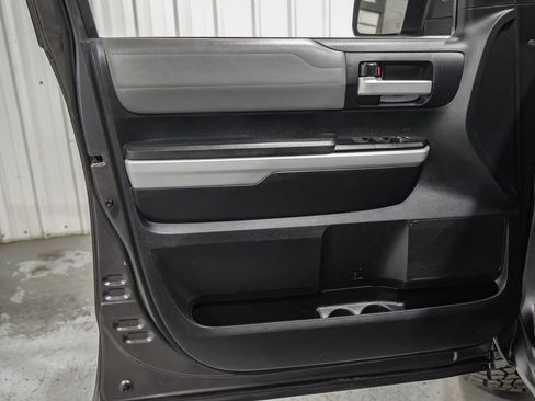 Used 2018 Toyota Tundra Limited AWD/4WD image 38