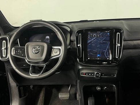 Used 2023 Volvo C40 P8 Recharge Ultimate image 18