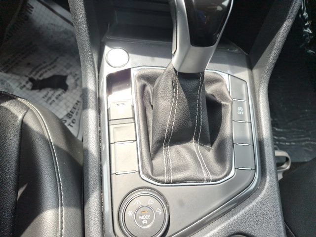 Used 2024 Volkswagen Tiguan SE AWD/4WD image 18