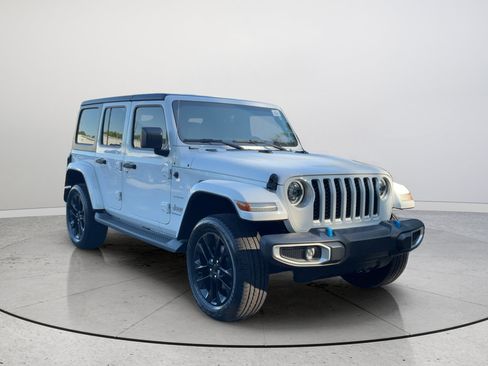Used 2023 Jeep Wrangler Unlimited Sahara w/ Dual Top Group AWD/4WD image 1
