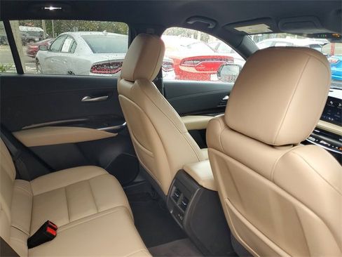 Used 2024 Cadillac XT4 Premium Luxury image 33