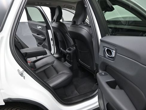 Used 2023 Volvo XC60 T8 Plus AWD/4WD image 18