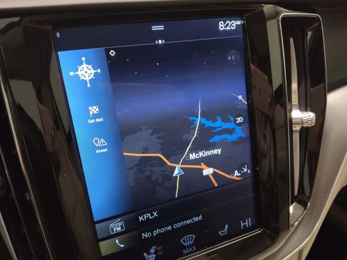 Used 2018 Volvo XC60 T5 Momentum w/ Vision Package image 23