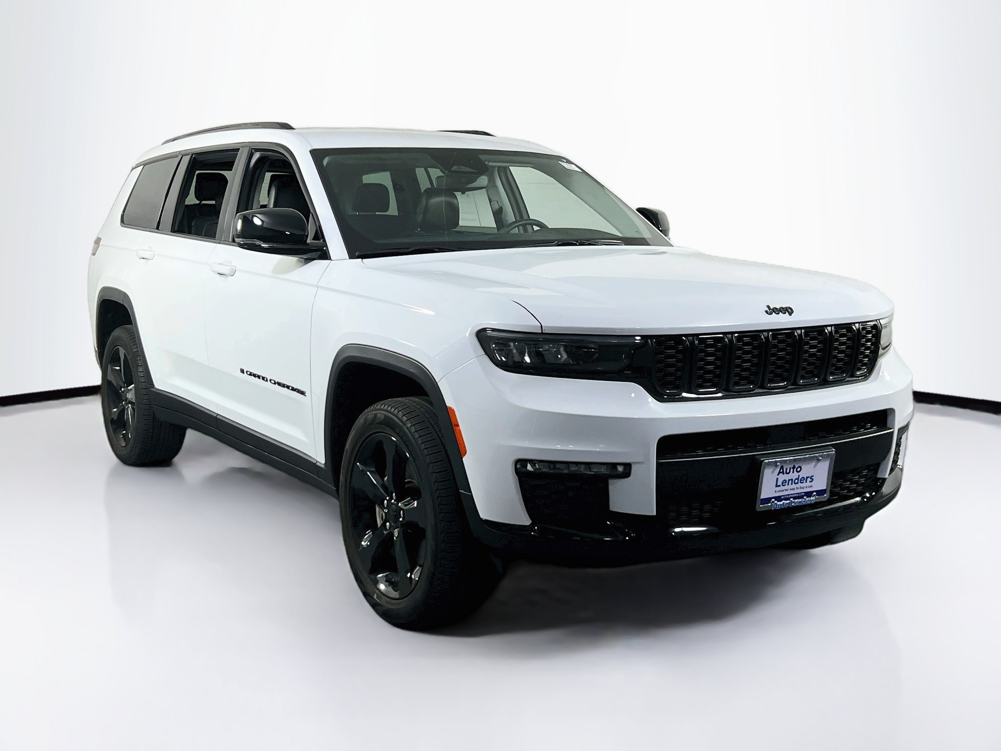 Used 2023 Jeep Grand Cherokee L Limited w/ Black Appearance Package AWD/4WD image 3
