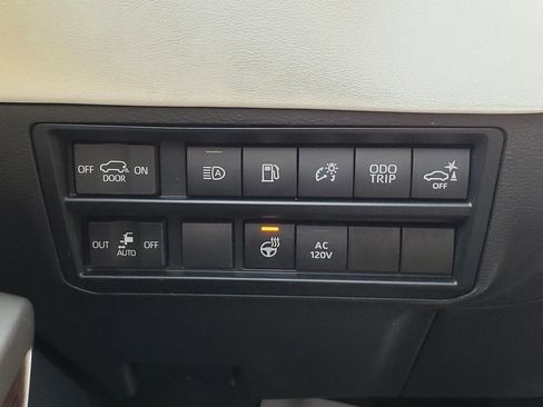 Used 2024 Toyota Sequoia Capstone image 29