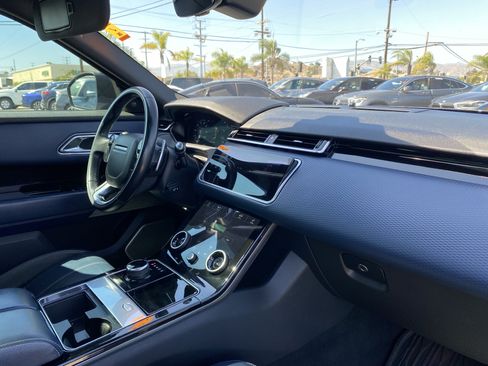 Used 2019 Land Rover Range Rover Velar R-Dynamic SE AWD/4WD image 28