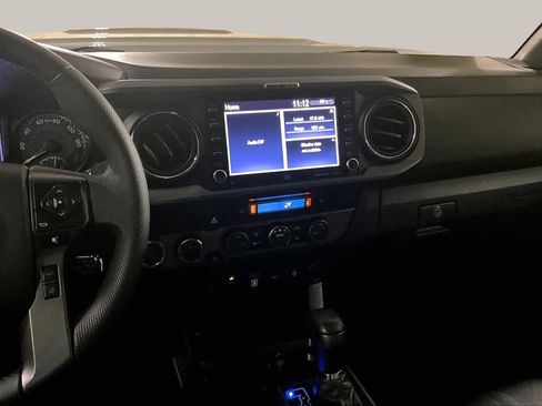 Used 2021 Toyota Tacoma TRD Sport w/ TRD Premium Sport Package AWD/4WD image 6