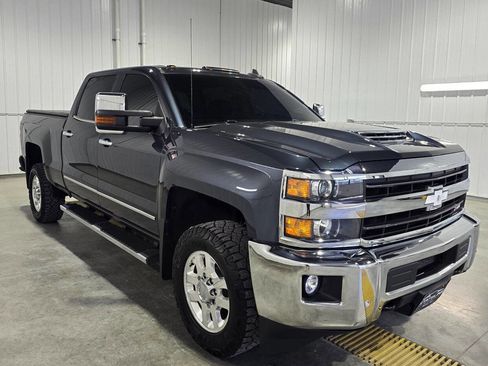 Used 2019 Chevrolet Silverado 2500 LTZ w/ Duramax Plus Package AWD/4WD image 4