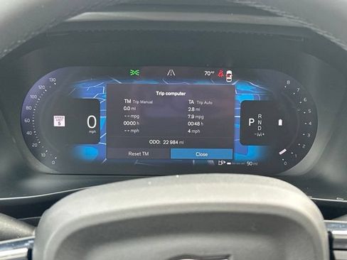 Certified 2024 Volvo XC40 B5 Plus w/ Protection Package Premier AWD/4WD image 25