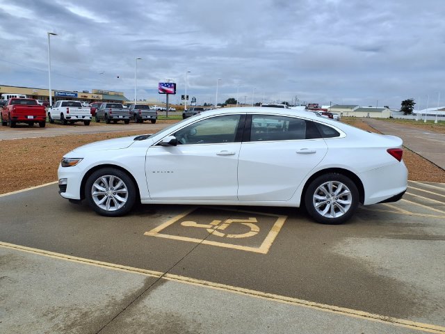 Used 2025 Chevrolet Malibu LT FWD image 2