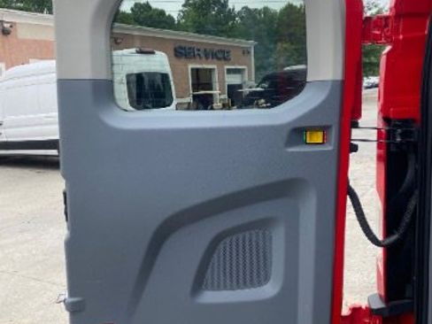 Used 2018 Ford Transit 150 XL image 11