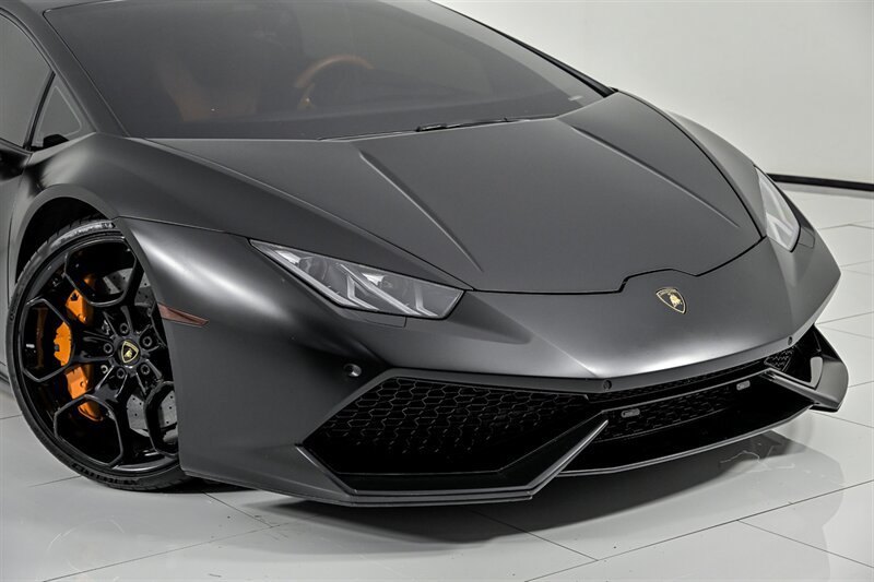 Used 2015 Lamborghini Huracan LP 610-4 AWD/4WD image 2