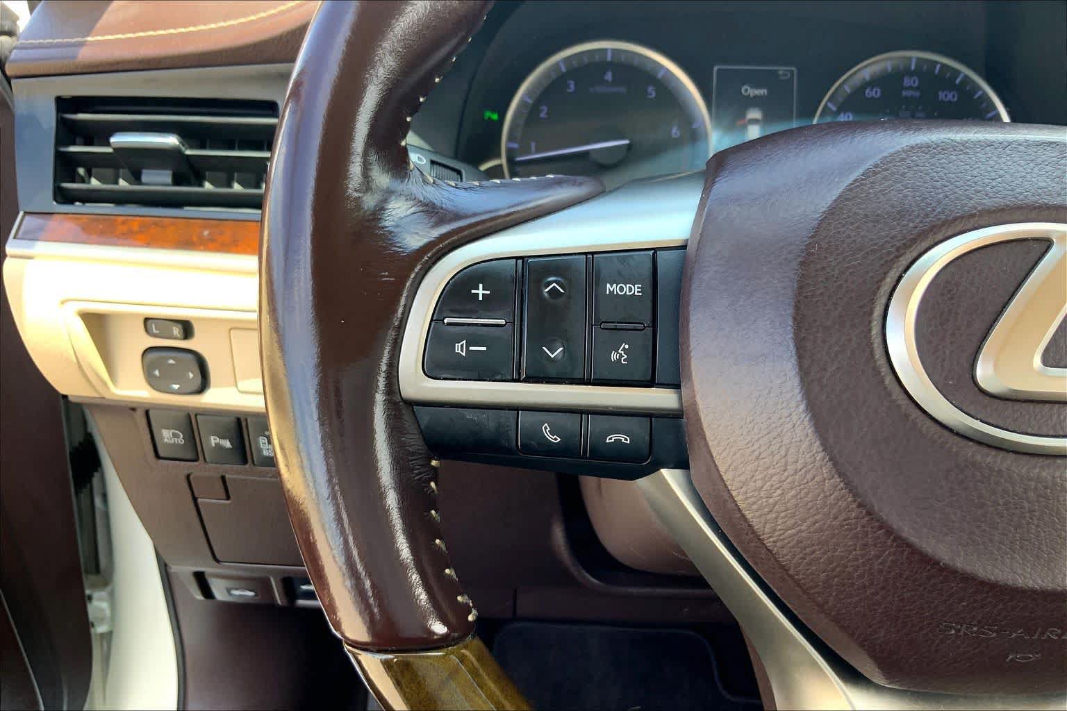 Used 2017 Lexus ES 350 w/ Luxury Package FWD image 23