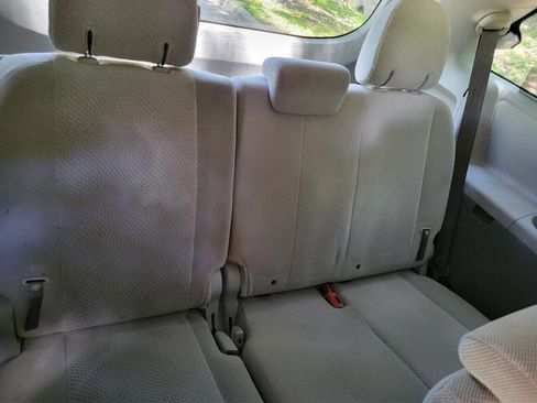 Used 2012 Toyota Sienna LE image 12