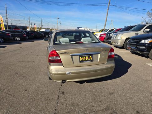 Used 2000 Daewoo Nubira SE image 5
