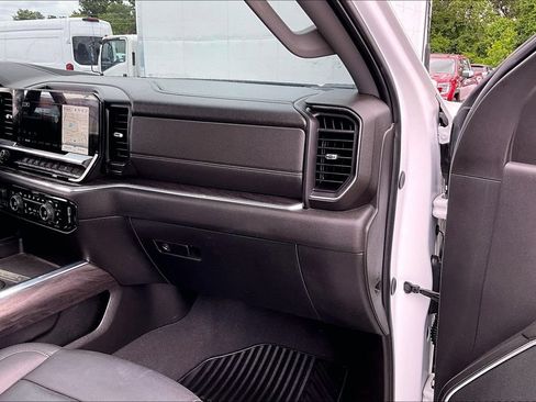 Used 2024 Chevrolet Silverado 2500 LTZ w/ LTZ Convenience Package AWD/4WD image 26