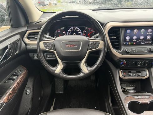 Certified 2020 GMC Acadia Denali w/ Denali Ultimate Package AWD/4WD image 12